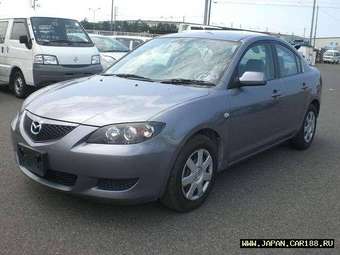 2005 Mazda Axela Pictures