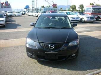 2005 Mazda Axela Pics