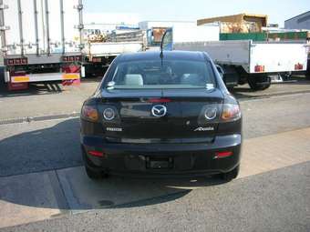 2005 Mazda Axela Photos