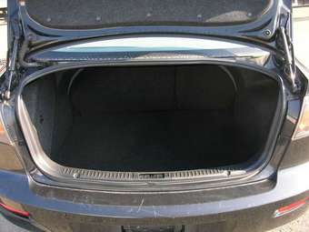 2005 Mazda Axela Pictures