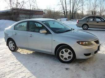2005 Mazda Axela Pictures