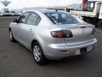 2005 Mazda Axela Pics