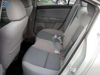 2005 Mazda Axela Photos