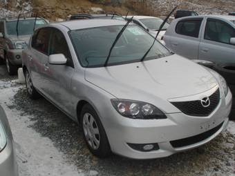 2005 Mazda Axela Pictures