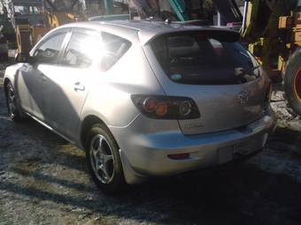 2005 Mazda Axela Photos