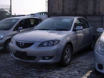 2005 Mazda Axela Pictures