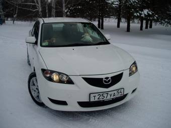 2005 Mazda Axela Photos