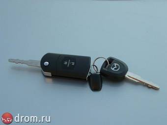 2005 Mazda Axela Pictures