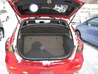 2005 Mazda Axela Pictures