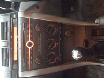 2005 Mazda Axela Pictures