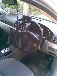2005 Mazda Axela Pictures