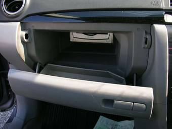 2005 Mazda Axela Wallpapers