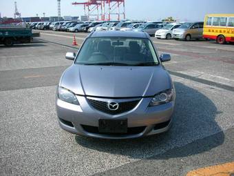 2005 Mazda Axela Images