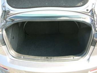 2005 Mazda Axela Photos