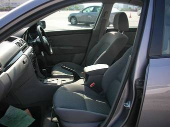 2005 Mazda Axela Pictures