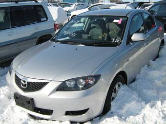 2005 Mazda Axela Photos