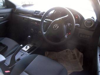 2005 Mazda Axela Photos