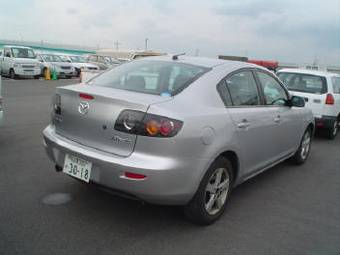 2005 Mazda Axela Images