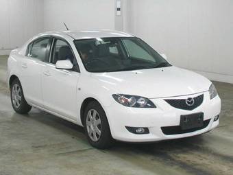 2005 Mazda Axela Pictures