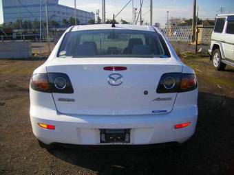 2005 Mazda Axela Pictures