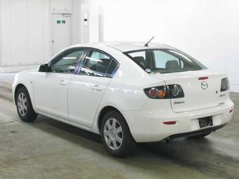 2005 Mazda Axela Photos