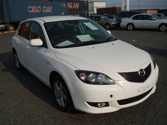 2005 Mazda Axela Images