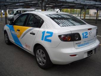 2005 Mazda Axela Pictures
