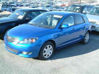 2005 Mazda Axela Photos