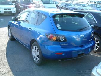 2005 Mazda Axela Pictures