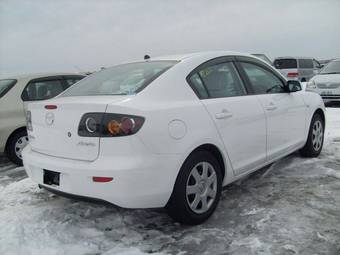 2005 Mazda Axela Pictures