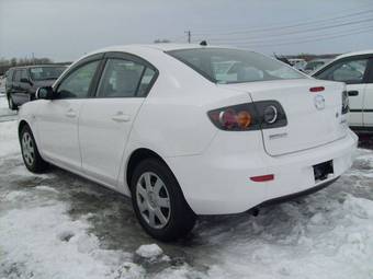 2005 Mazda Axela Pictures