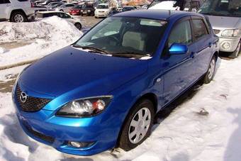 2005 Mazda Axela Pictures