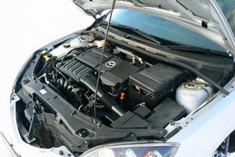 2005 Mazda Axela Photos