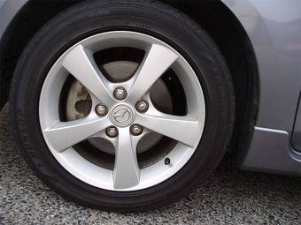 2005 Mazda Axela Photos