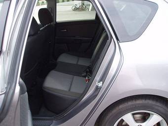 2005 Mazda Axela Pictures