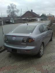 2005 Mazda Axela Pictures