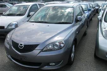2005 Mazda Axela Pictures