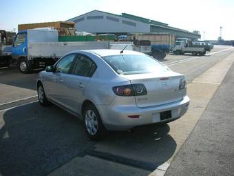 2005 Mazda Axela Photos