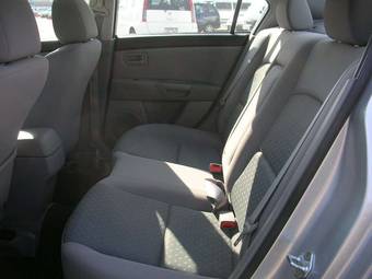 2005 Mazda Axela Pictures