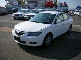 2005 Mazda Axela Pictures