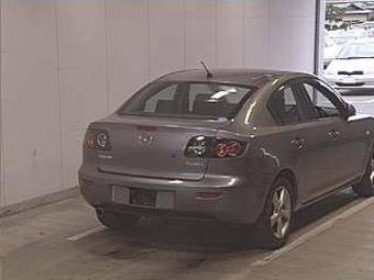 2005 Mazda Axela Pictures