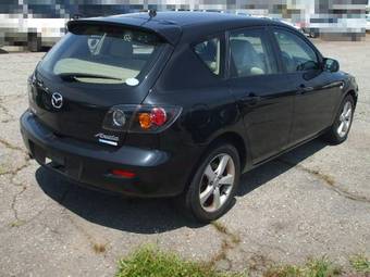 2005 Mazda Axela Photos