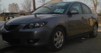 2005 Mazda Axela Pictures