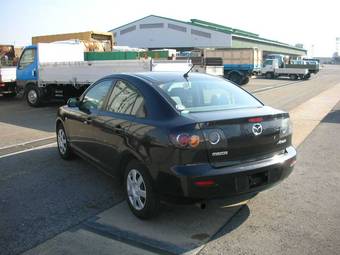 2005 Mazda Axela Pictures