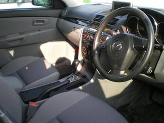 2005 Mazda Axela Pictures