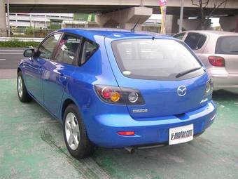 2005 Mazda Axela Photos