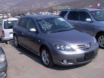 2005 Mazda Axela Images