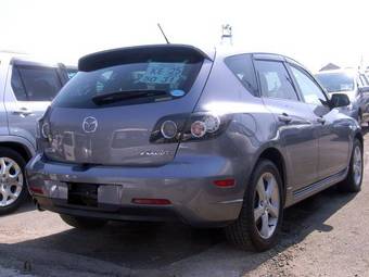 2005 Mazda Axela Pics