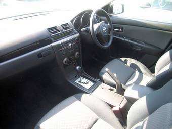 2005 Mazda Axela Photos