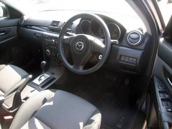 2005 Mazda Axela Photos